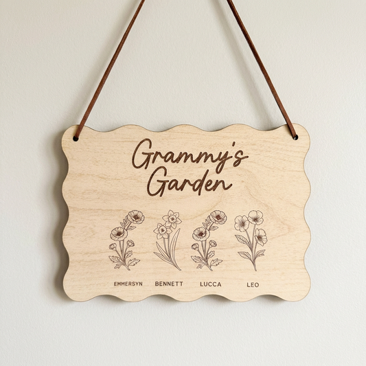 Garden Birth Flower Sign – Personalized Wooden Hanging Plaque